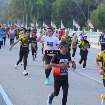 Runner Photo 7111222