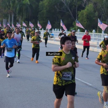 Runner Photo 7111237