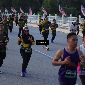 Runner Photo 7111301