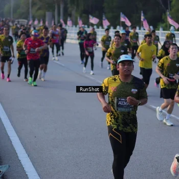 Runner Photo 7111331