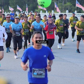 Runner Photo 7111345