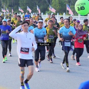Runner Photo 7111354