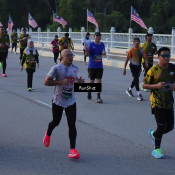 Runner Photo 7111419