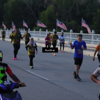 Runner Photo 7111430
