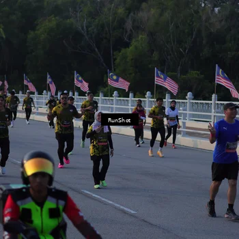 Runner Photo 7111436