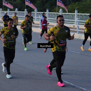 Runner Photo 7111498