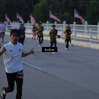 Runner Photo 7111542