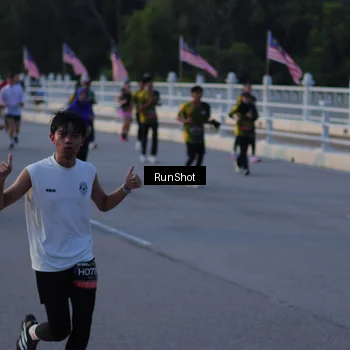 Runner Photo 7111543