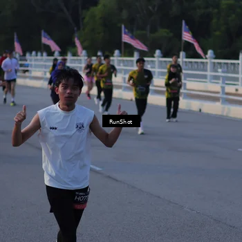 Runner Photo 7111544