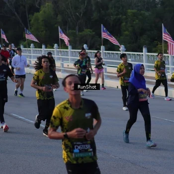 Runner Photo 7111578