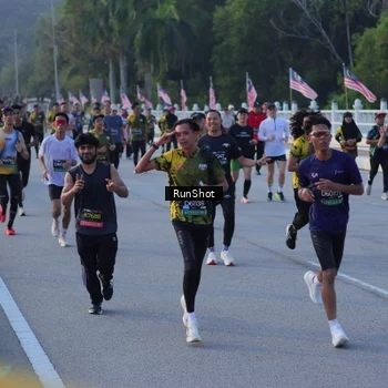 Runner Photo 7111594