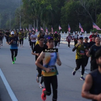 Runner Photo 7111596