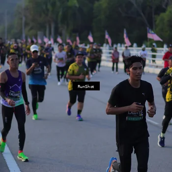 Runner Photo 7111608