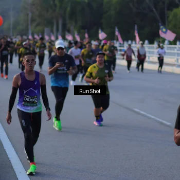 Runner Photo 7111619