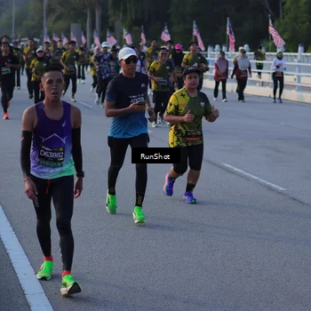 Runner Photo 7111624