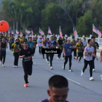 Runner Photo 7111660