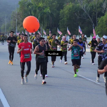 Runner Photo 7111674