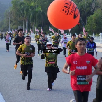 Runner Photo 7111698