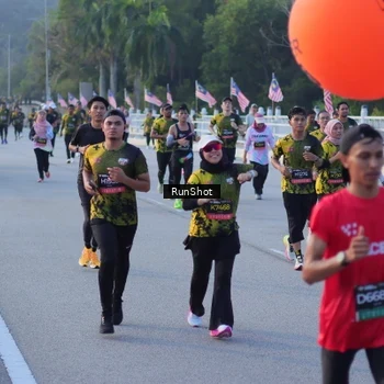 Runner Photo 7111699