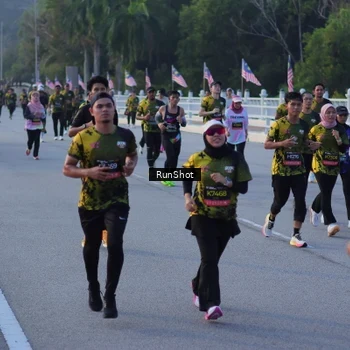 Runner Photo 7111703