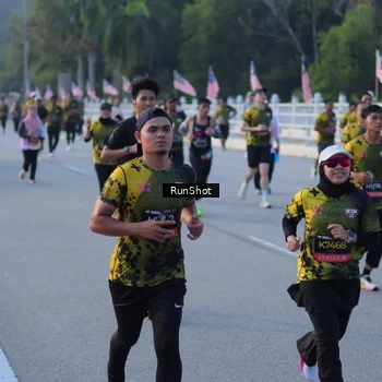 Runner Photo 7111710