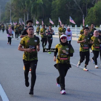 Runner Photo 7111712