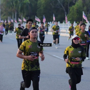 Runner Photo 7111713