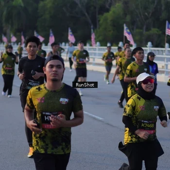 Runner Photo 7111717