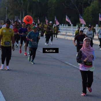 Runner Photo 7111775