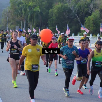 Runner Photo 7111800