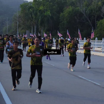 Runner Photo 7111864