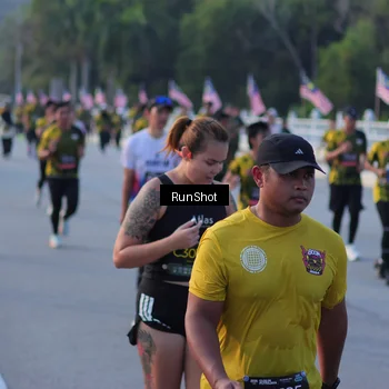 Runner Photo 7111865