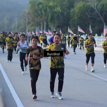 Runner Photo 7111875