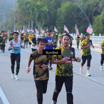 Runner Photo 7111876