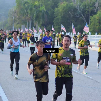 Runner Photo 7111882