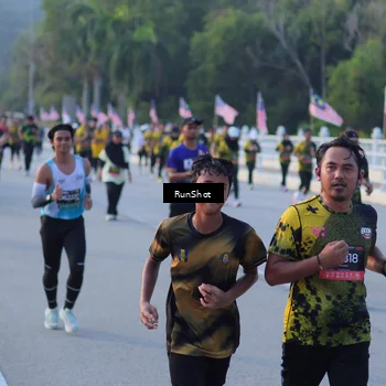 Runner Photo 7111887