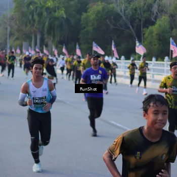 Runner Photo 7111888