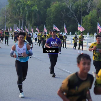 Runner Photo 7111895