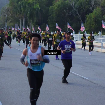 Runner Photo 7111898