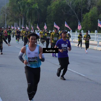 Runner Photo 7111899
