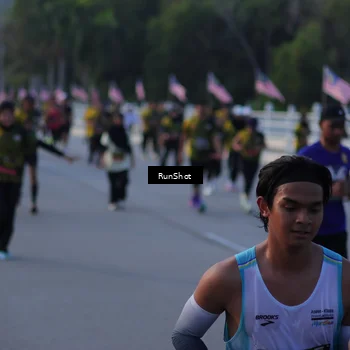 Runner Photo 7111912