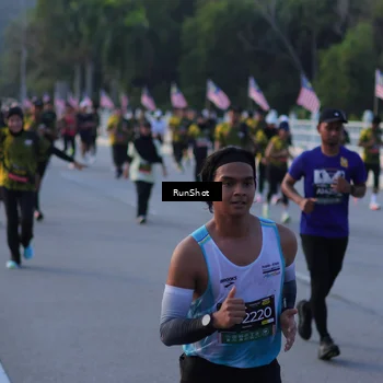 Runner Photo 7111913