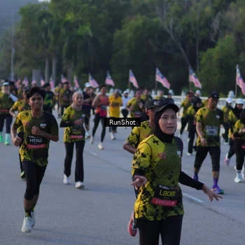 Runner Photo 7111938