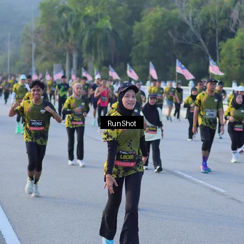 Runner Photo 7111941