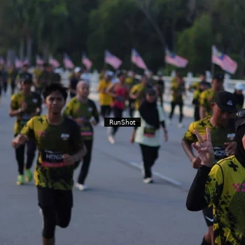Runner Photo 7111945