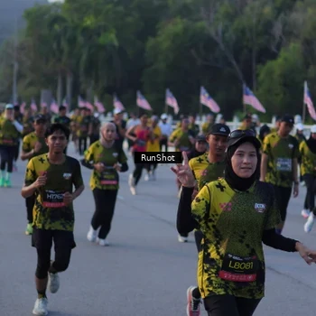 Runner Photo 7111946