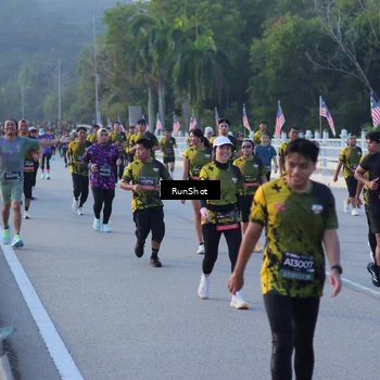 Runner Photo 7112073