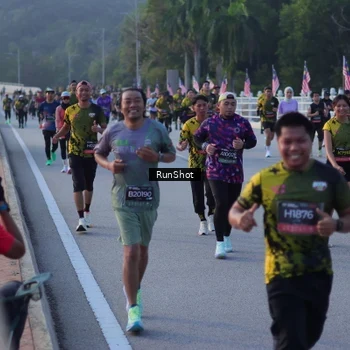Runner Photo 7112113