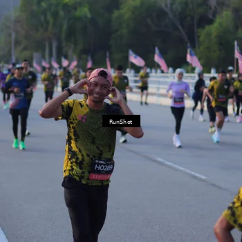 Runner Photo 7112153