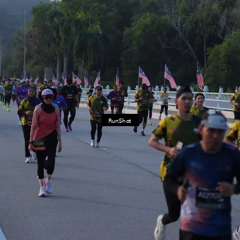 Runner Photo 7112202